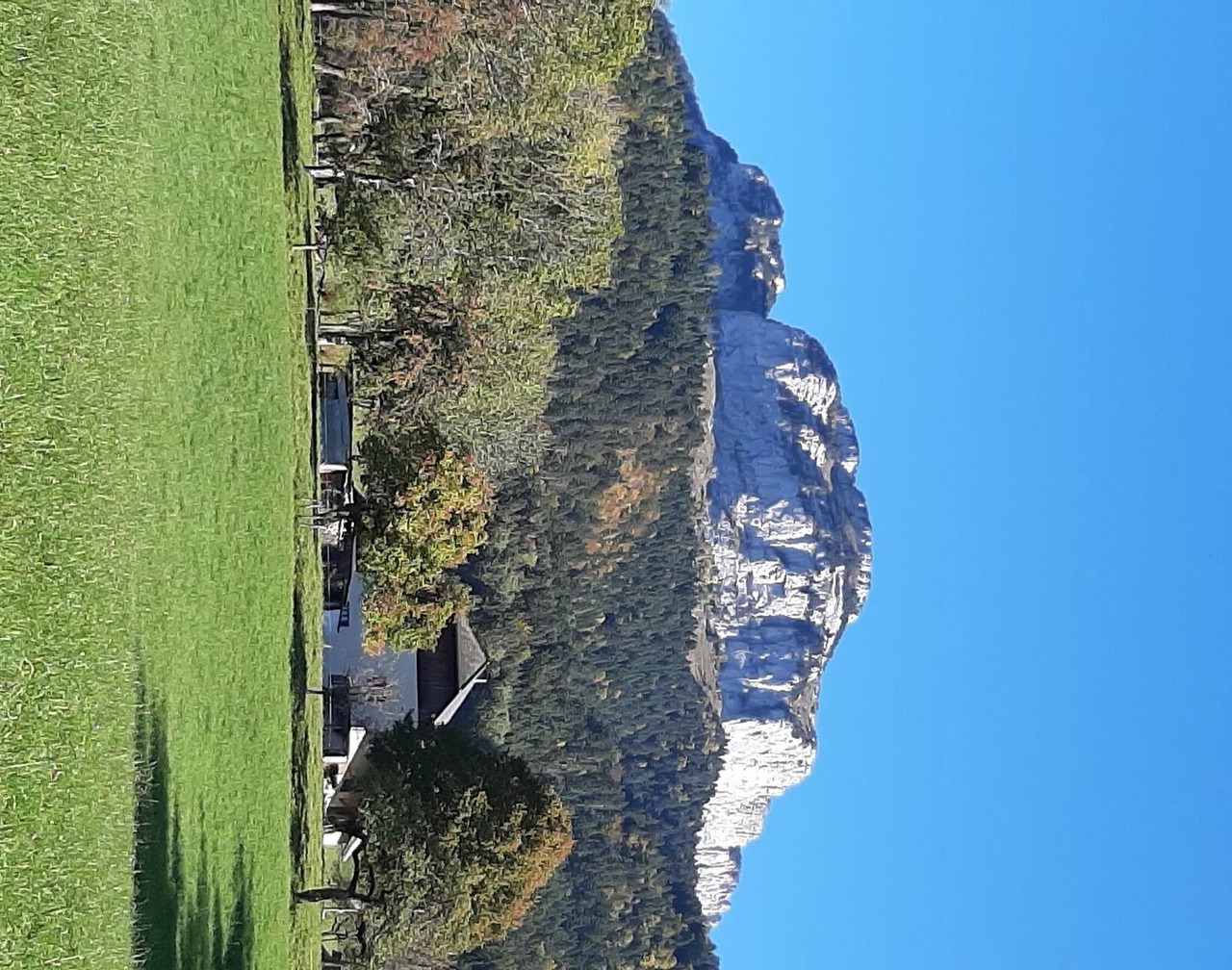 Studio between lake and mountains 1