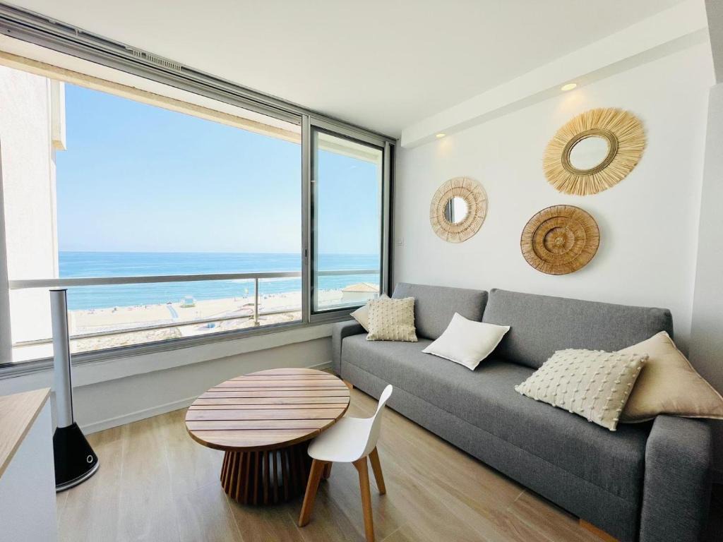 Studio FRONT DE MER rénové 1