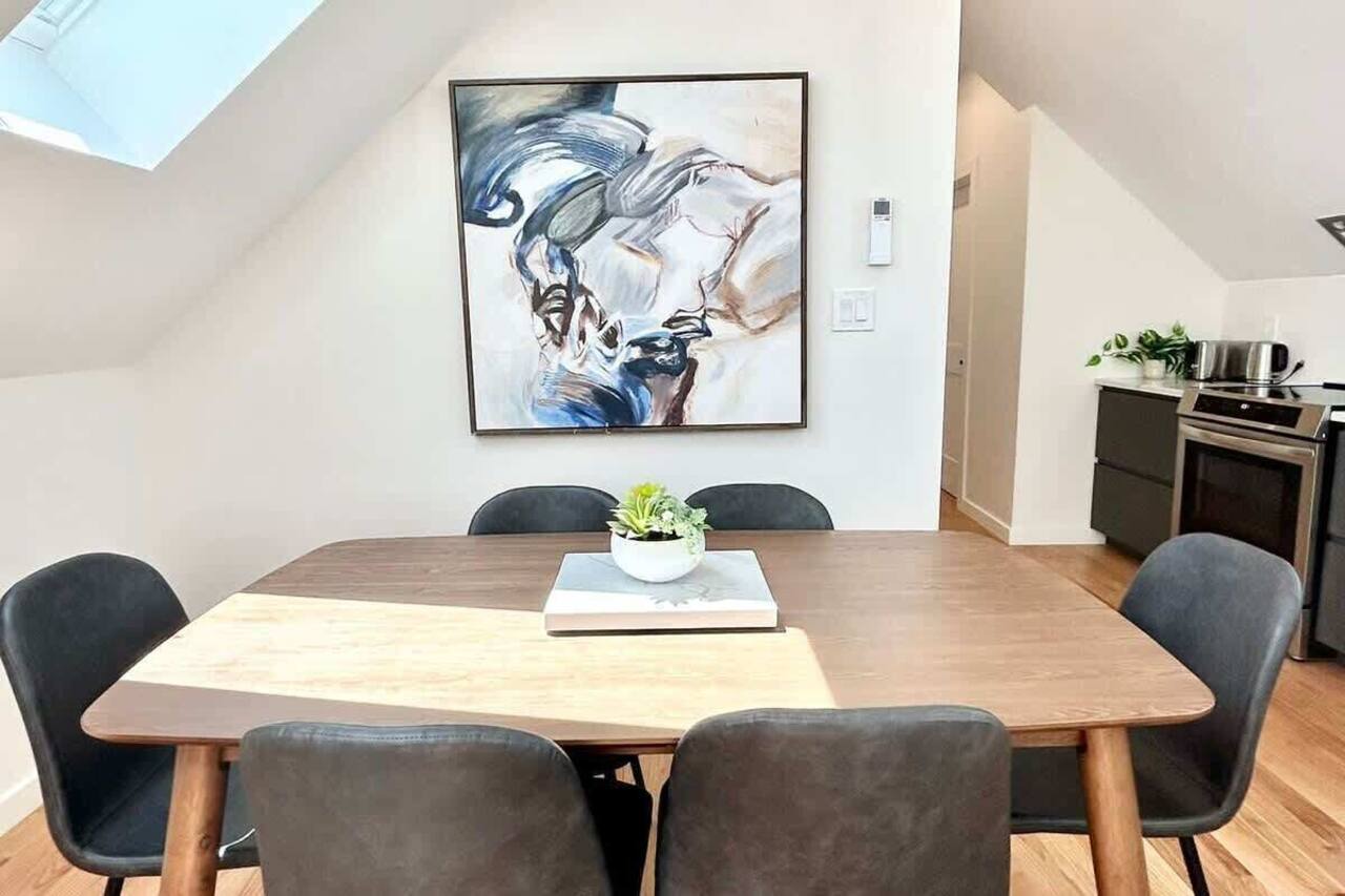 Stunning Urban Haven 1