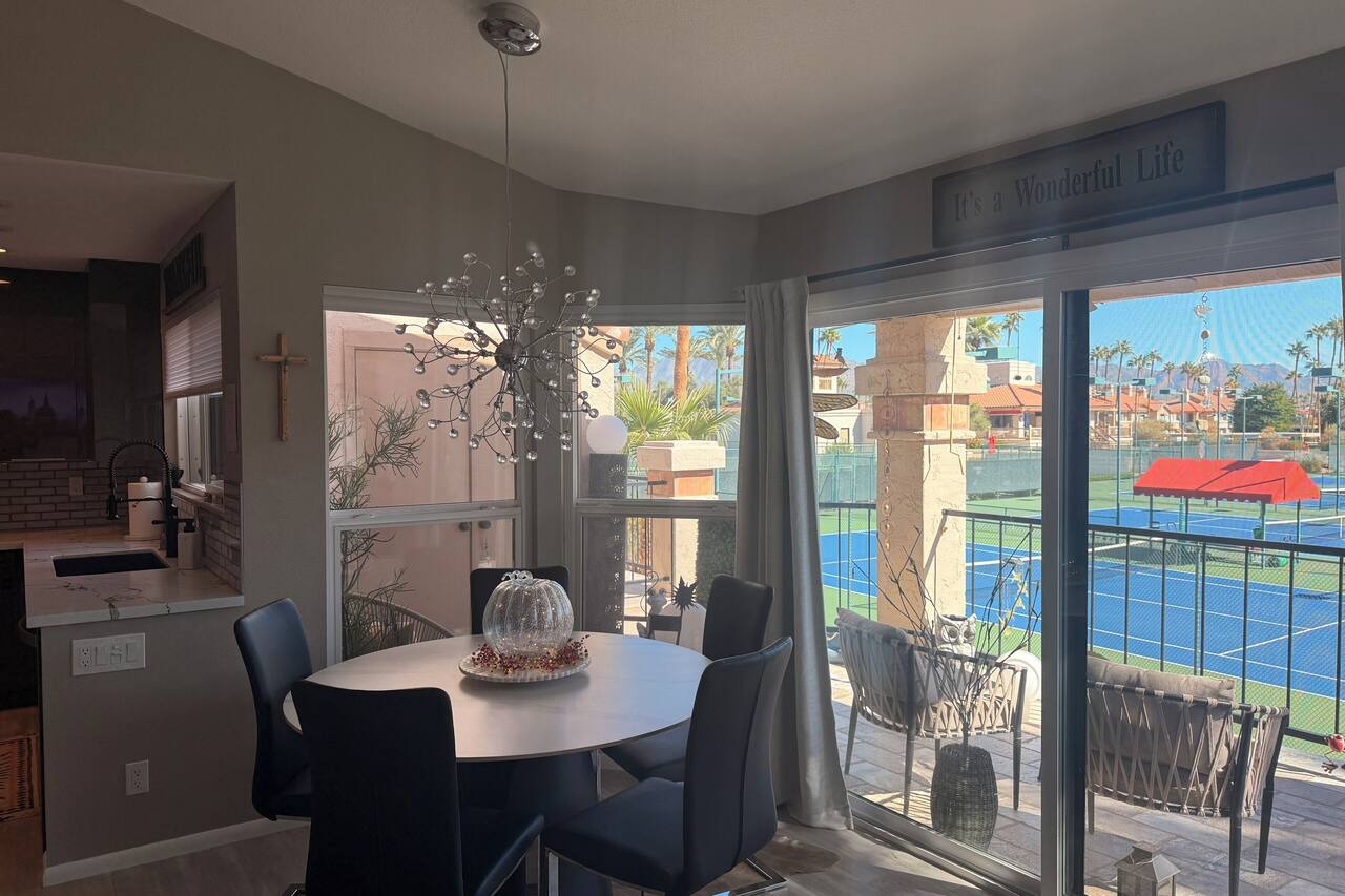 STUNNING Views, SUBERB Location.NEW NEW NEW to The Racquet Club in Scottsdale! 1