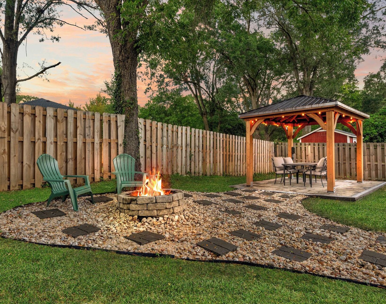 Stylish 4BR Haven Backyard and Fire Pit 1
