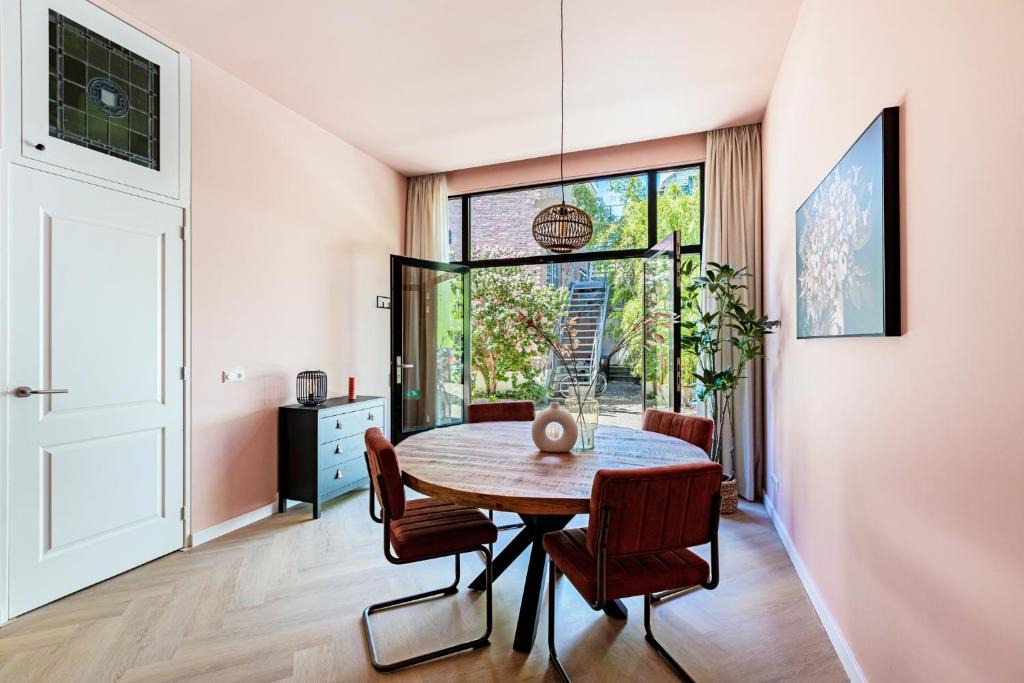 Stylish apartment next to the Amstel river- Unit F 1