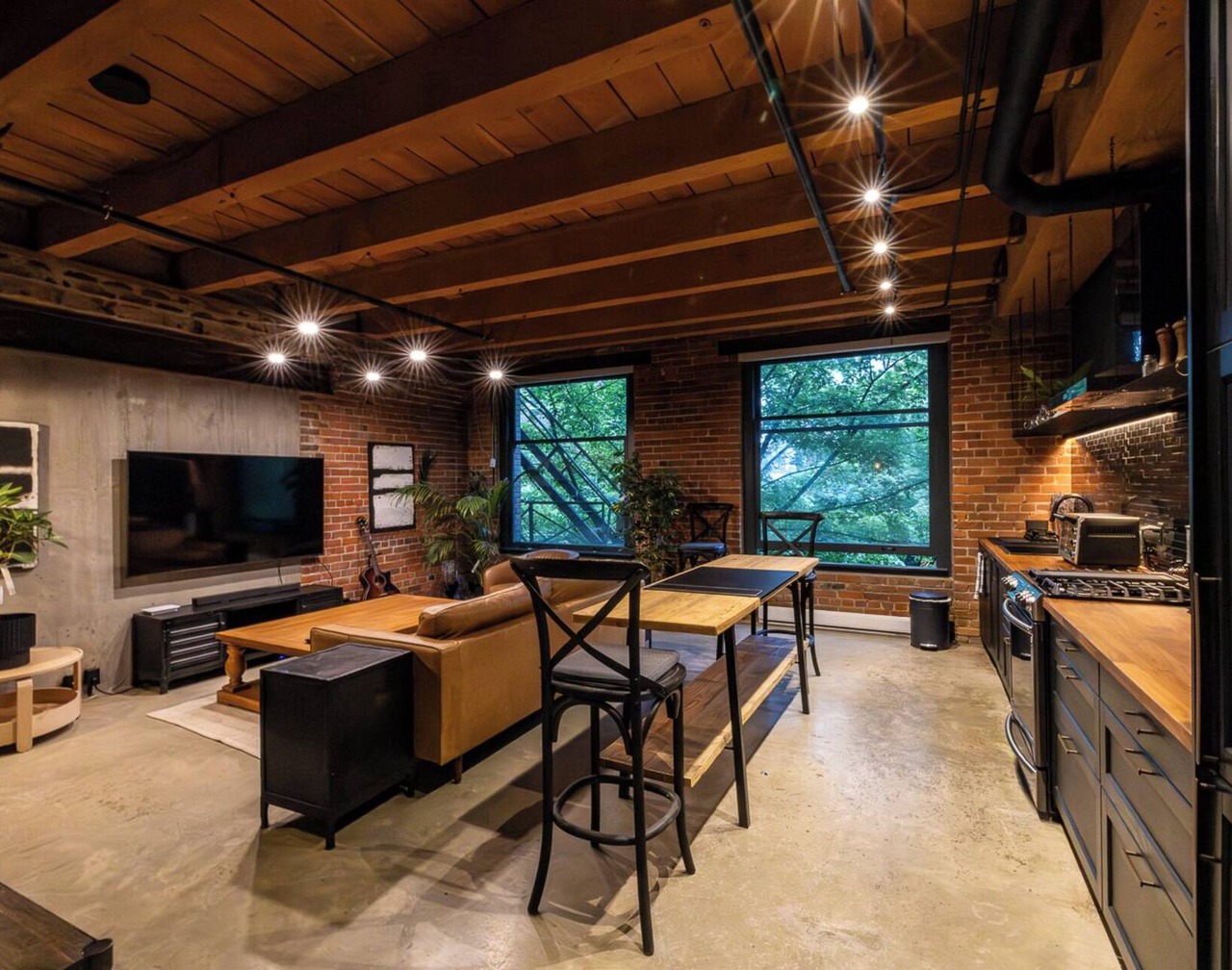 Stylish Industrial Loft Historic Gastown 1