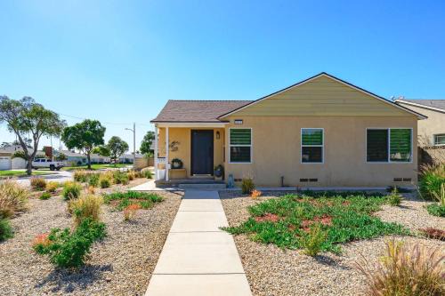 Stylish New Home Bright Modern & Fully Stocked 1