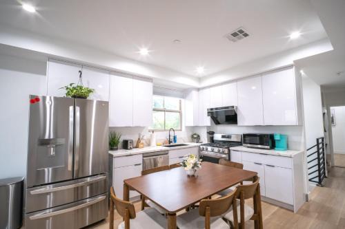 Stylish Private Room by Downtown LA 1
