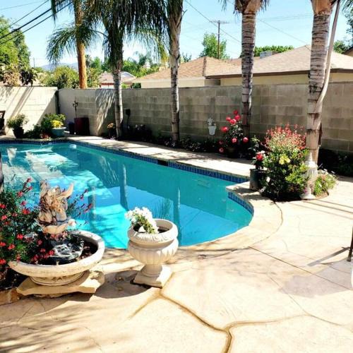 Stylish Ranch with Gorgeous Swimming Pool & Piano 1