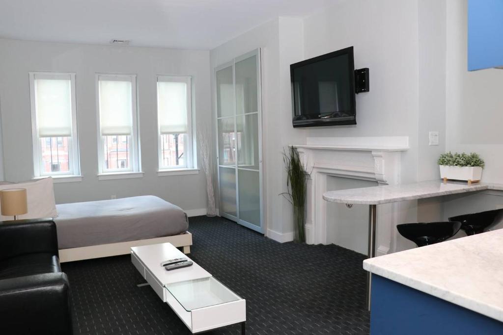 Stylish Studio on Newbury St, THIS IS BOSTON! #12 1