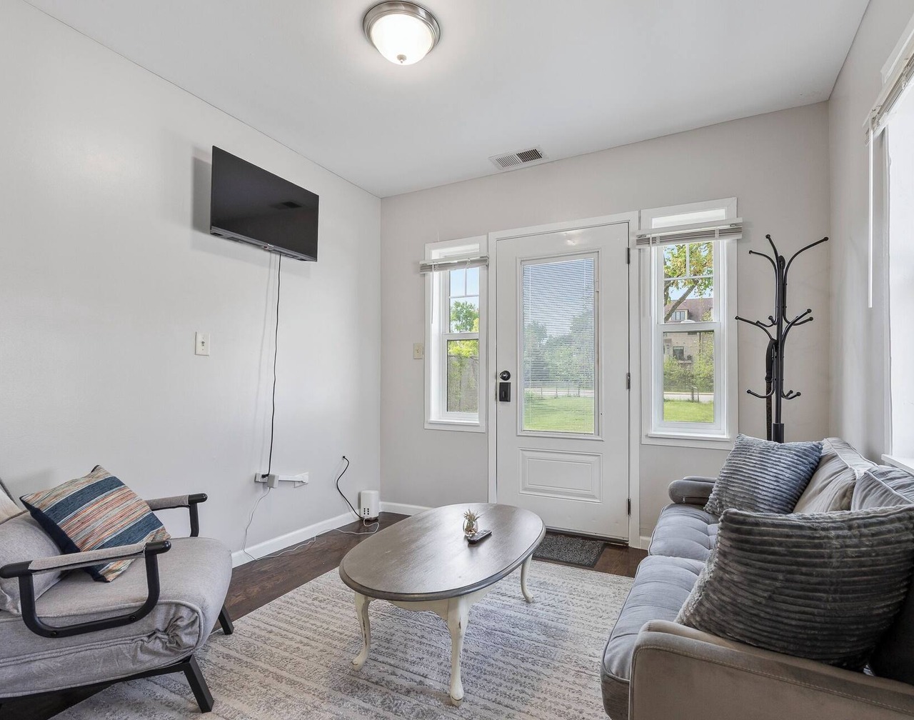 Super Sleek large Tiny house by Westmont Metra large enclosed yard and parking. 1