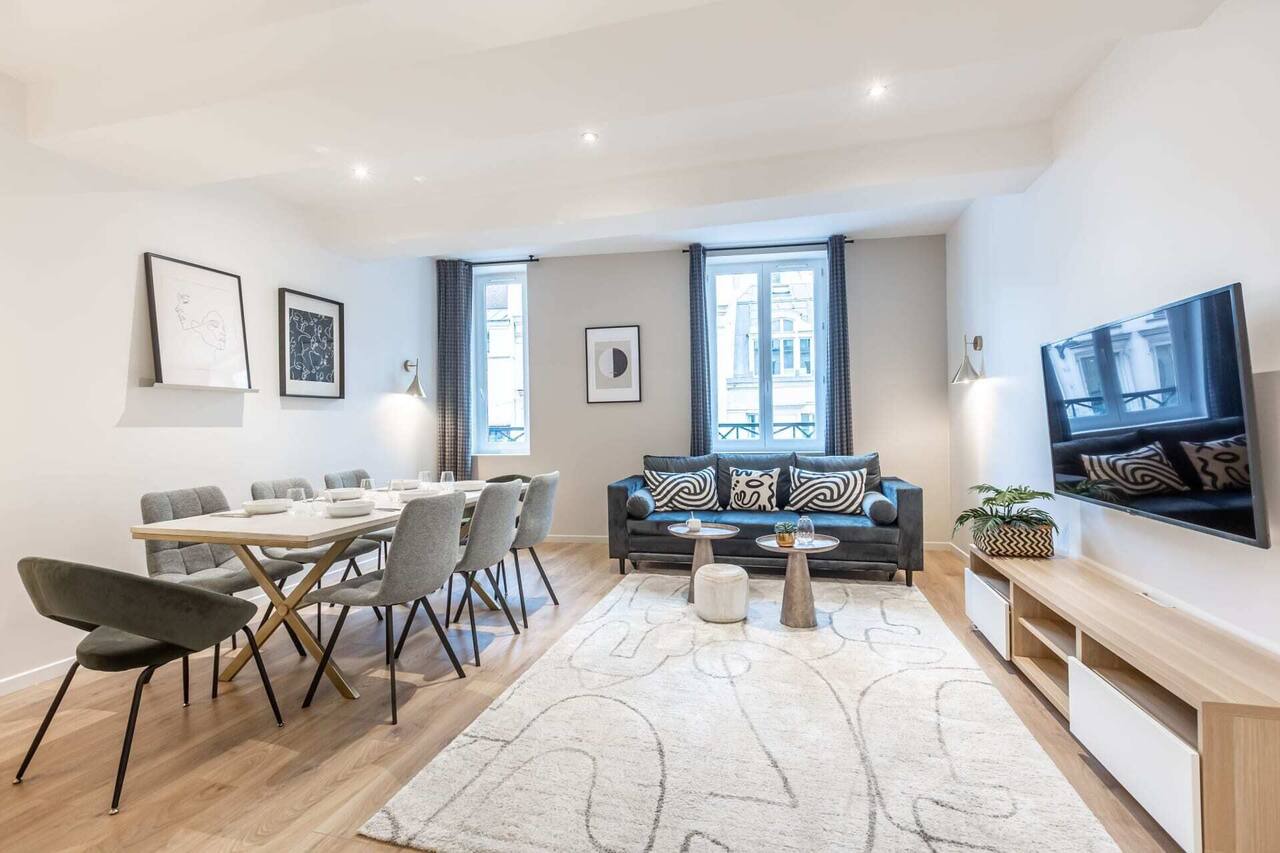 Sweett | Bastille I - Three Bedroom Apartment, Sleeps 7 1
