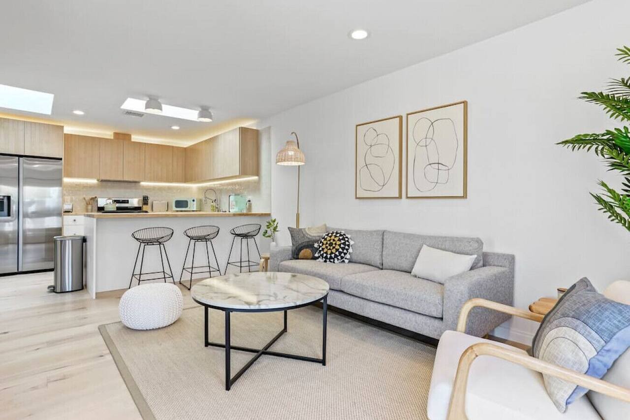 The Bluffs: Modern Bungalow, Private yard, SoFi 1