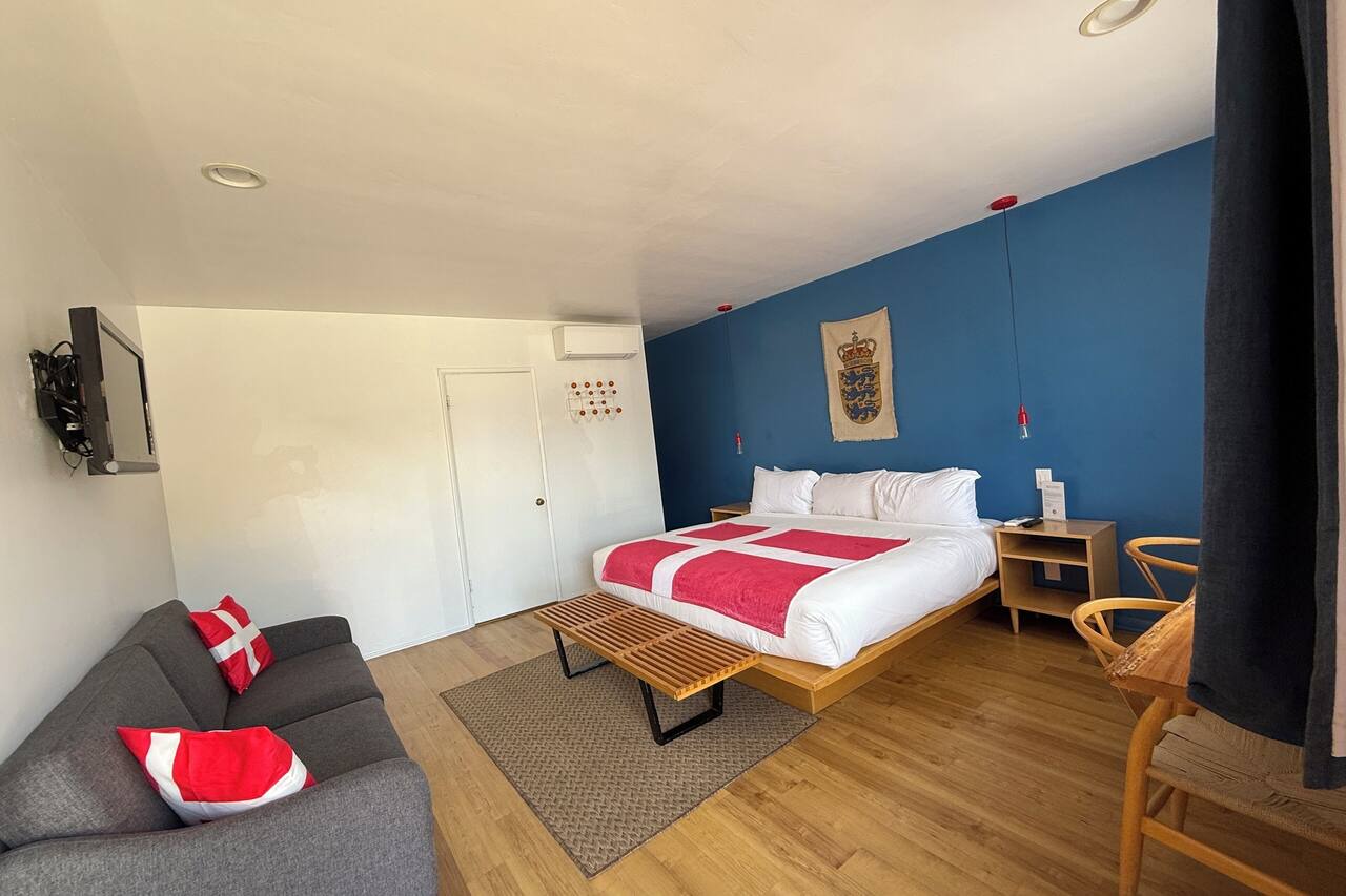 "The HAMLET INN : Where Danish Charm Meets California Hospitality" 1