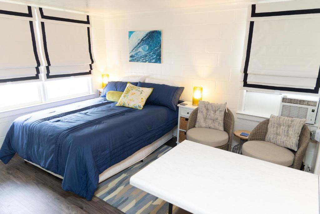 The Little Palm Room - Wrightsville Beach 1