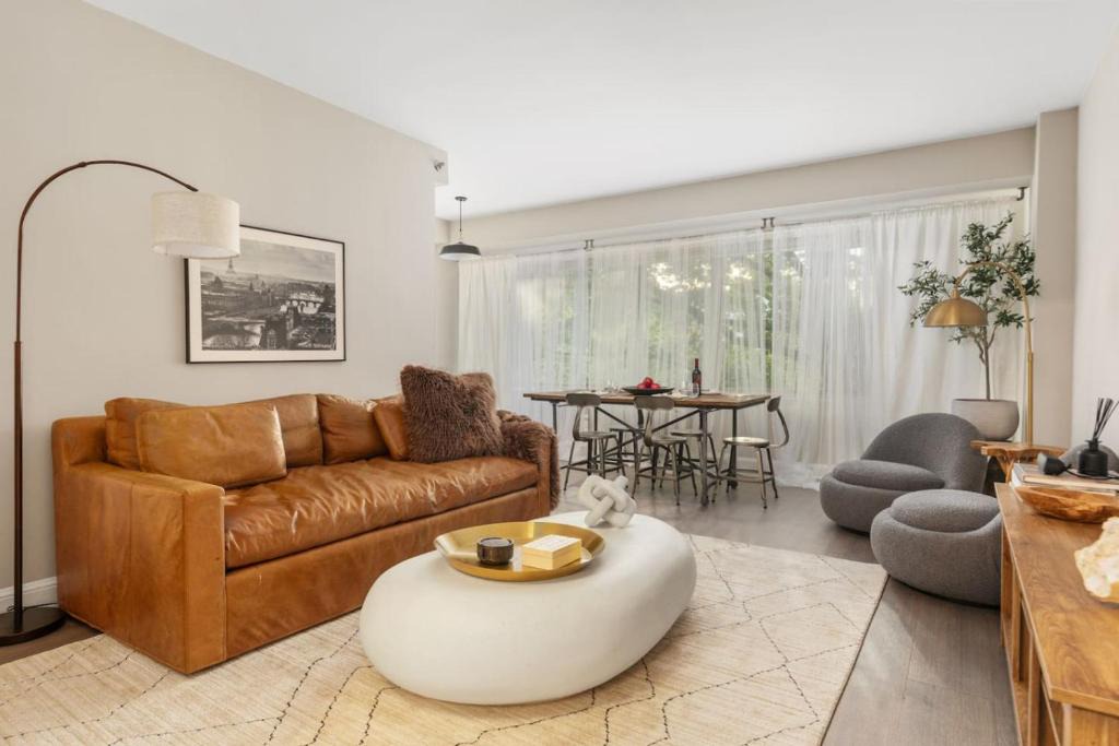 The Morgan - 2BR King Suite with Free Parking, Gym & Lounge 1