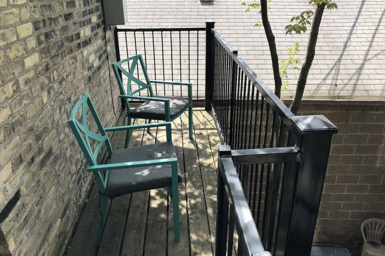 The Neighborhood Hotel - Lincoln Park 302 - One Bedroom w/Patio 1