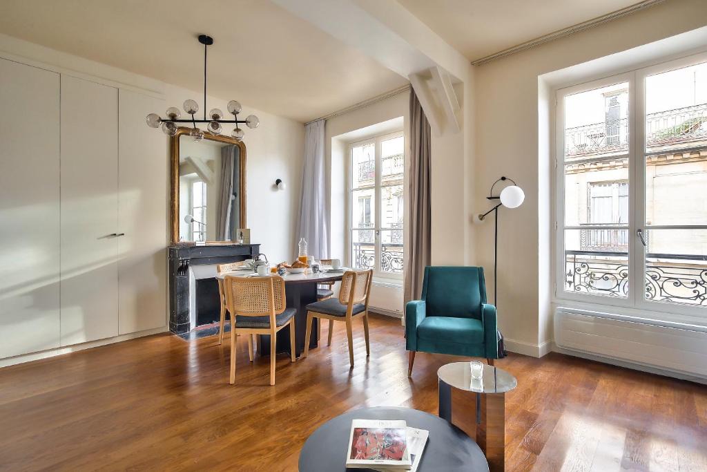 The Perfect Parisian Flat Bd St-Germain - Mid Term 1