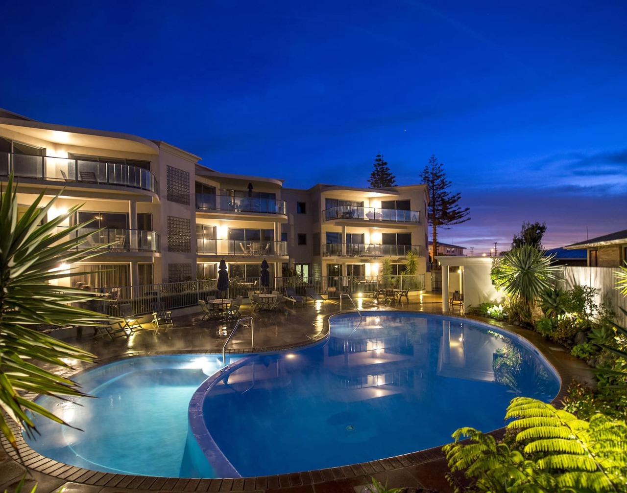 The Reef Beachfront Apartments 1