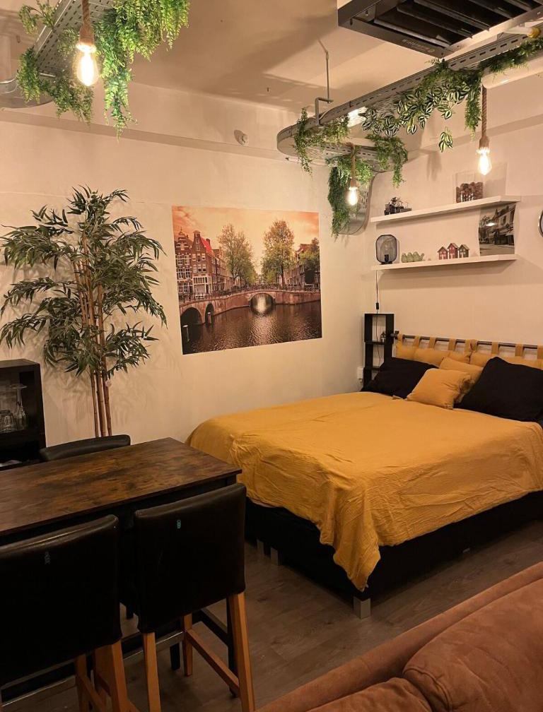 The Studio no windows 20 minutes by bus to downtown Amsterdam 1