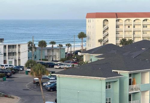 Top Floor King Studio w Gulf & Sound Views 1