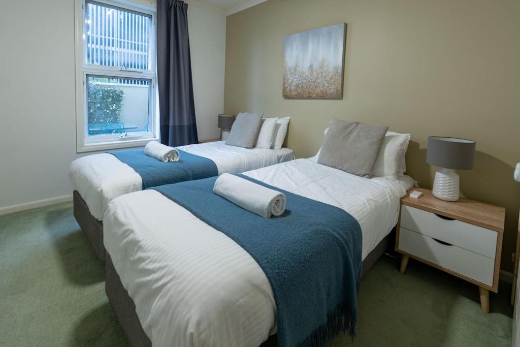 Tranquil Oasis 2 bdrm pool tennis gym 1