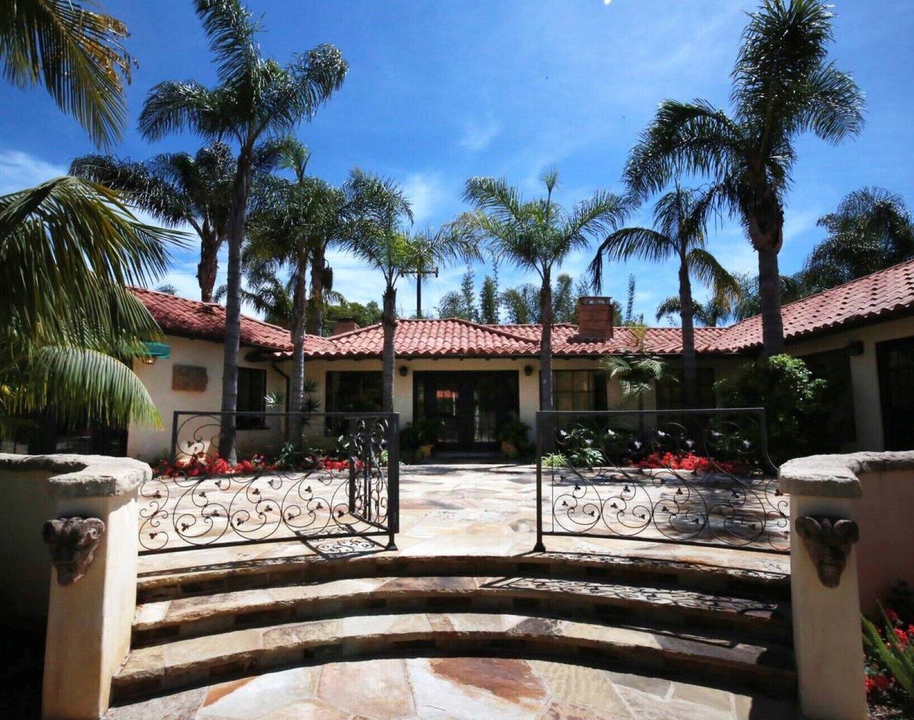 Tranquil Private Resort Home in Paradise 1