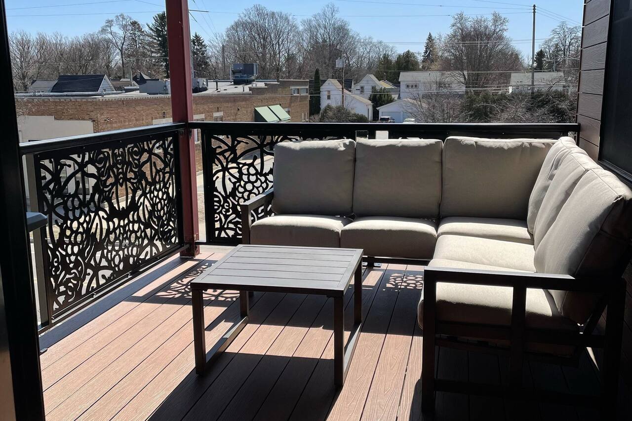 Traverse City, West side of downtown, Sleeps 6, Slabtown area 1
