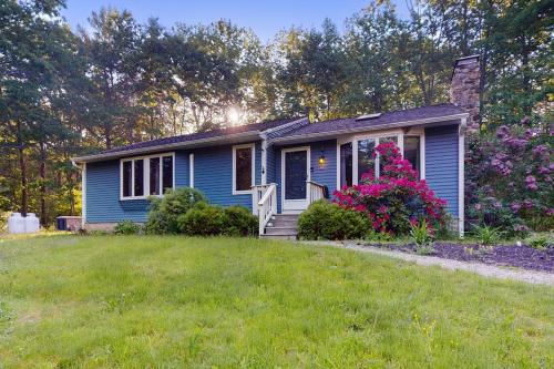 Tree-lined home with screened porch & perfect Midcoast location 1