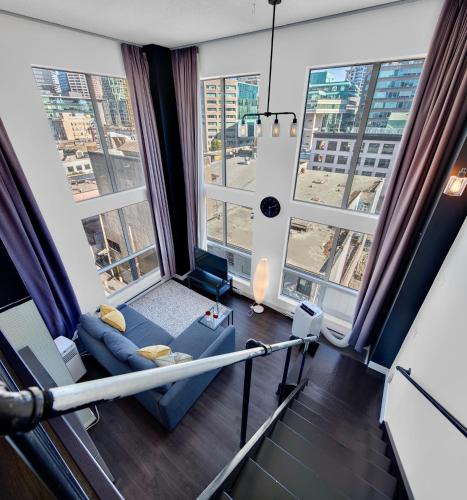 Trendy Downtown Loft Apartment - King Bed! 1