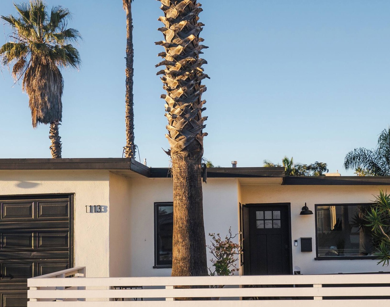 Twin Palms Ventura Pierpont Beach Bungalow Steps from the Ocean Newly Renovated 1
