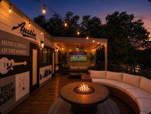 Ultimate ATX Group Stay | Rooftop + Putting Green 1