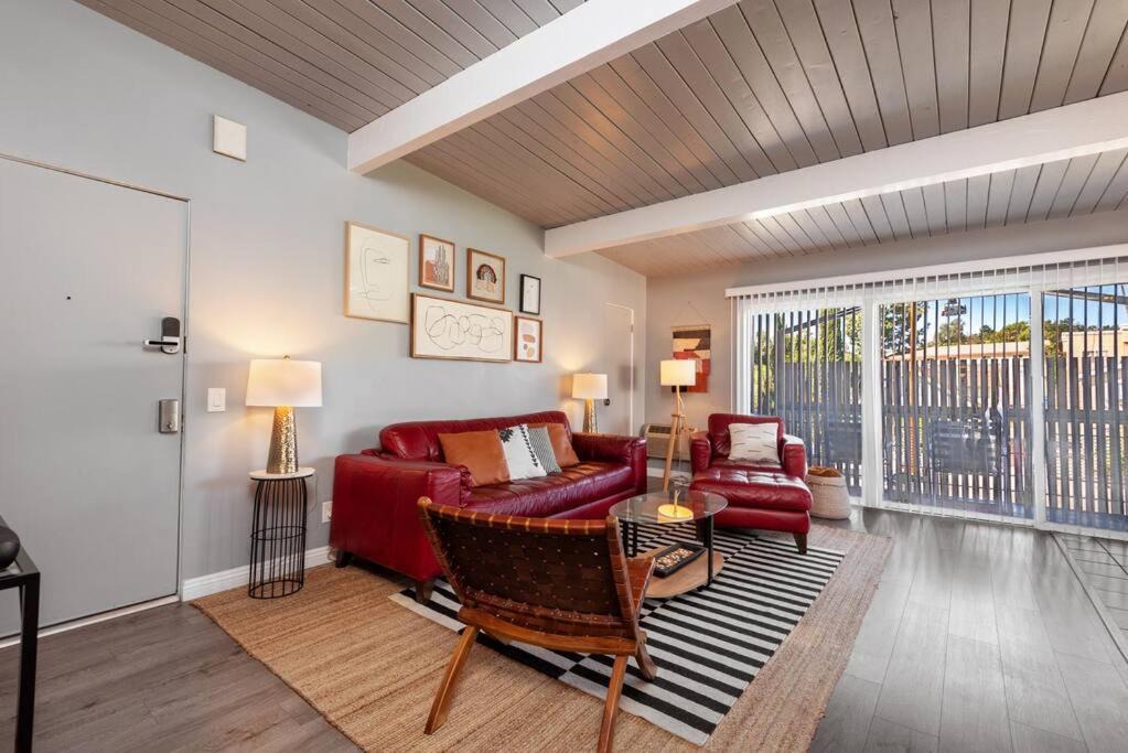 Ultimate Luxury Apt near Dodgers Stadium Sleeps 4 1