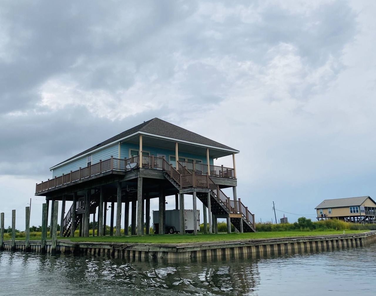 Unwind by the Water - property 35 minutes to the French Quarter 1