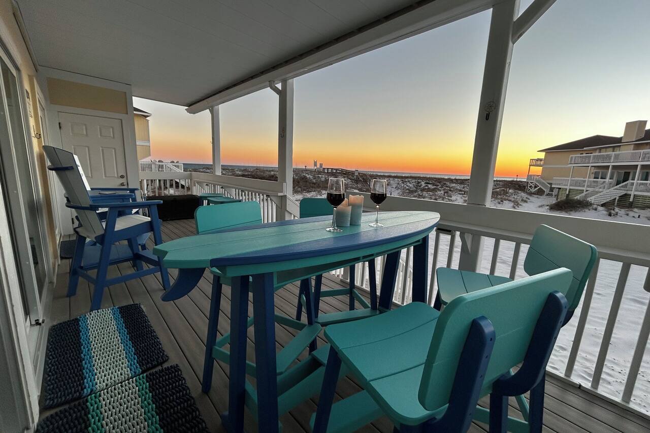 Updated beachfront condo - Hear the waves from your room. Beach chair service! 1