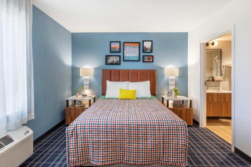 Uptown Suites Extended Stay Denver CO - Centennial 1