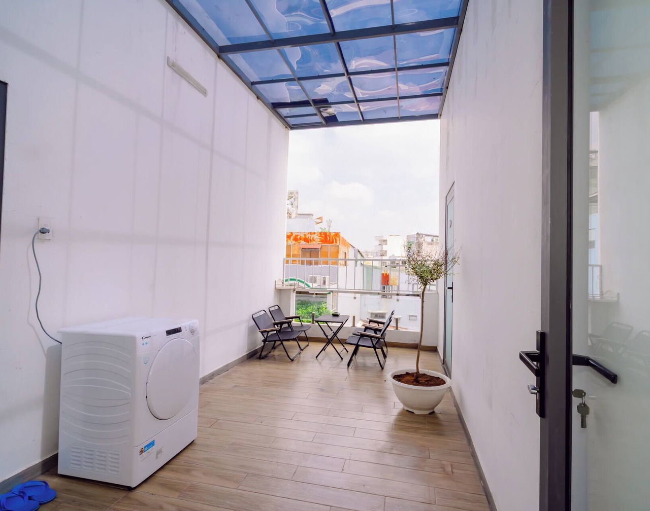 Urbanest Serviced Apartment - Near airport 1