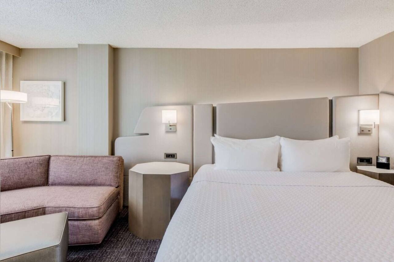 Vacation Starts Here! Near Larimer Square, Pet-Friendly 1
