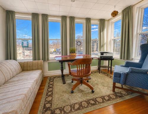Victorian Condo 1