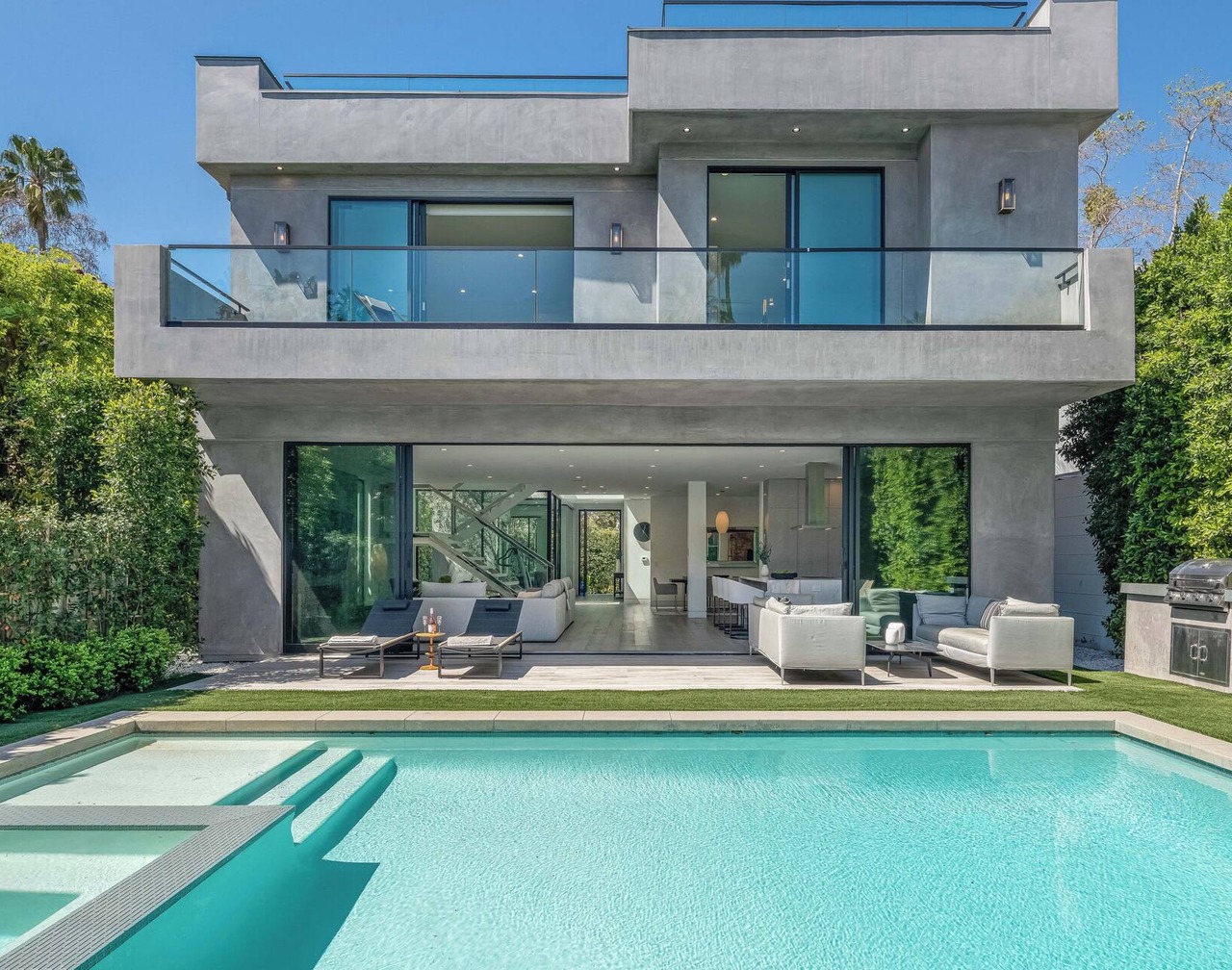 Villa Bond by LuxJB 🏆 Design Award-Winner 🏆 Heated Pool & Jacuzzi 1