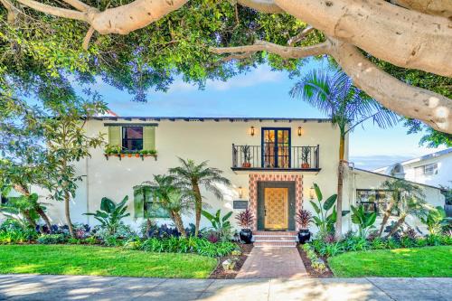 Villa Encanto- LUXE Spanish Villa with 6 KING Bedrooms, Courtyard and New Game Room 1