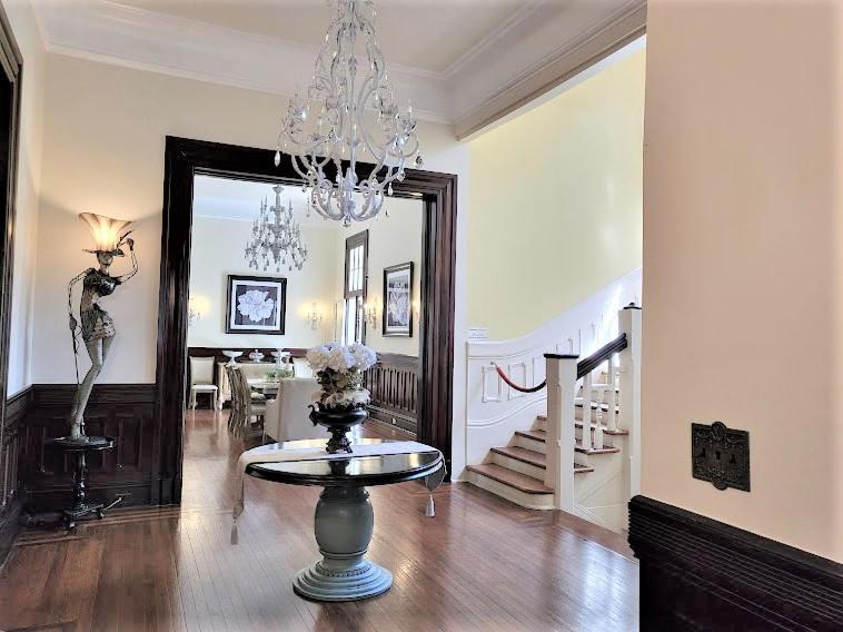 Walker Mansion on St Charles Ave - Unit 1 1