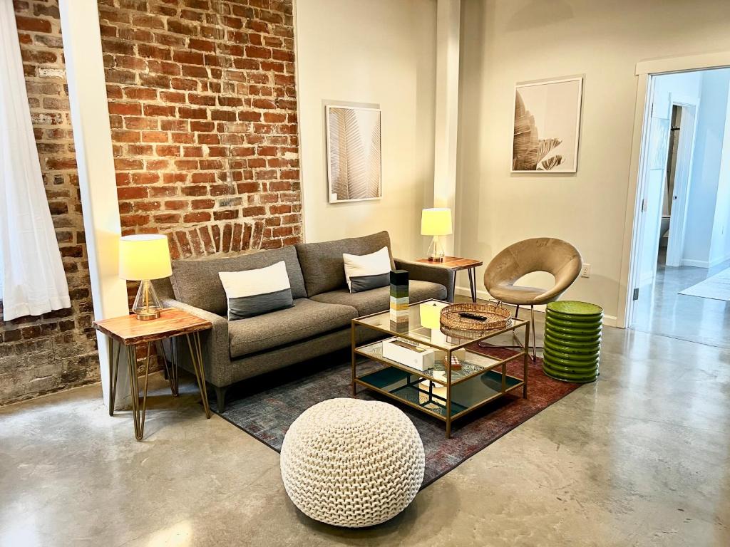 Warehouse District Intimate One Bedroom 1