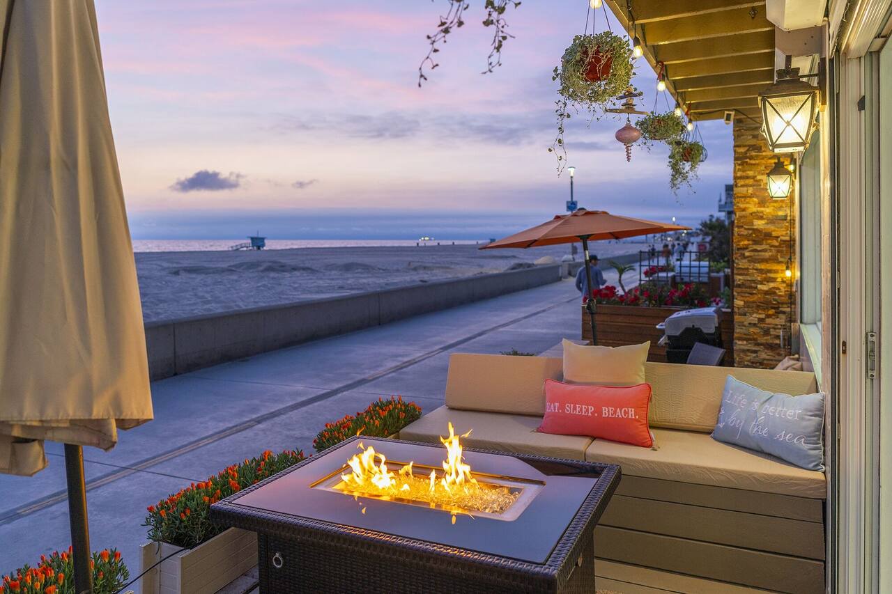"Waterfront Bliss: The Envy of Every Traveler" 3X Hall of Fame Accommodations 1