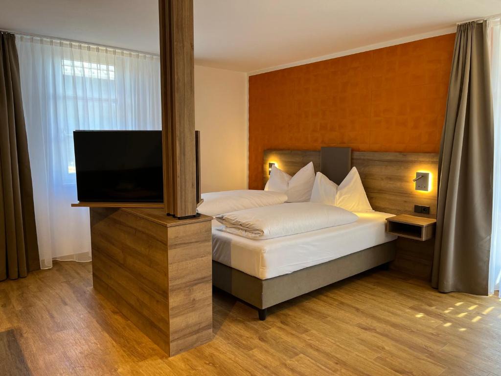 WESTSIDE Hotel 1