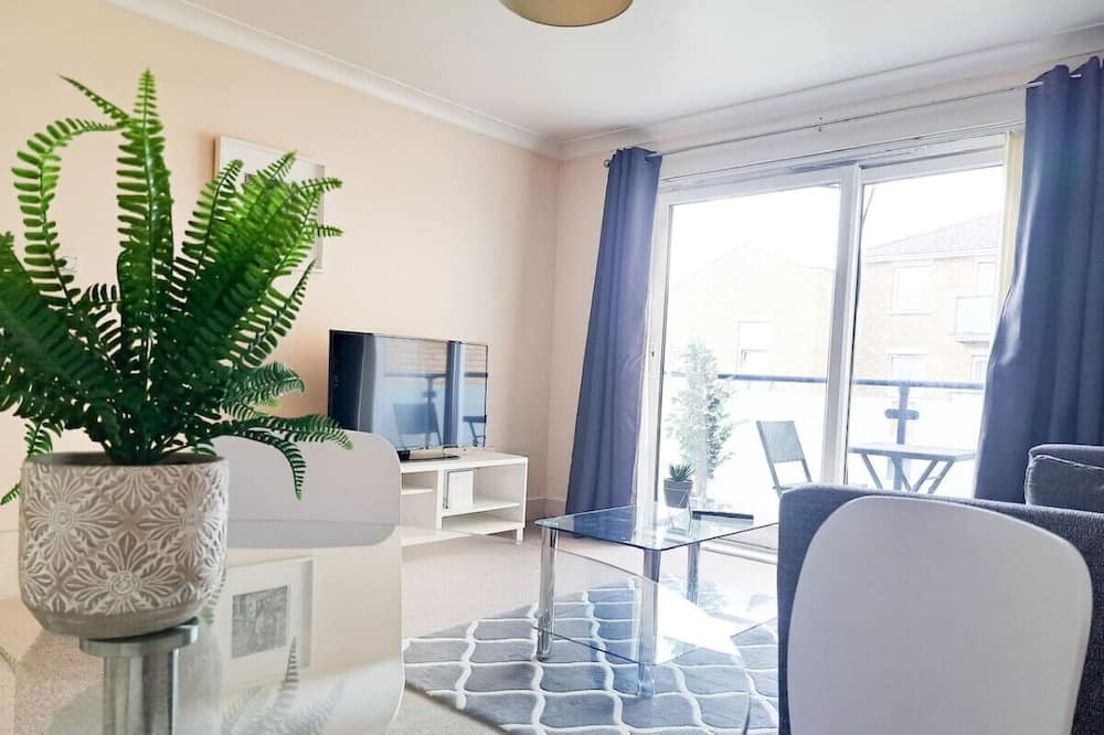 Wimbledon Apartment - Fantastic One Bedroom Apartment in the centre of Wimbledon with free parking! 1
