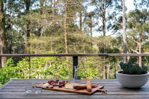 Woodland Sanctuary - Mini Golf, Fire Pit, Wineries 1