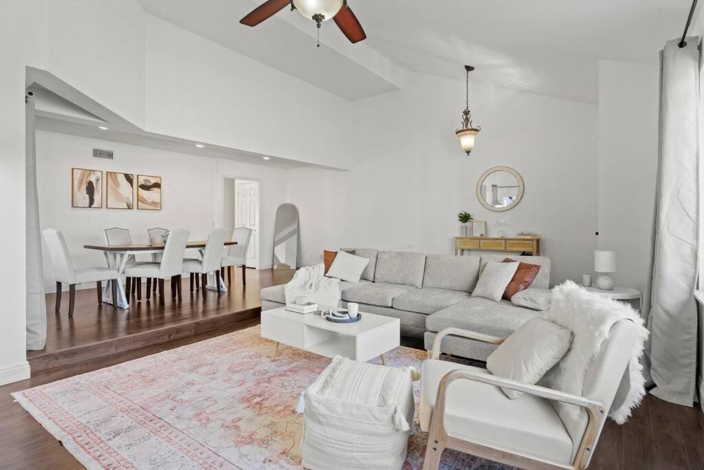 Your Cozy Simi Getaway 1
