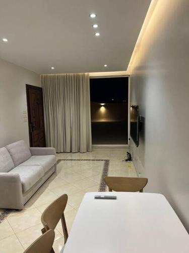 شقة رووف السلامة بجوار التسوق والمطاعم الحيوية,al salma condo 1