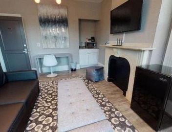 1-31 Excellent Location, Walk Everywhere Sleeps 3 2
