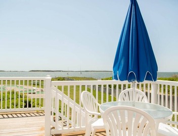 1 Bedroom 1.5 Bath Townhouse, Green Harbor Resort, Canoe Rentals, Sun Umbrellas 2