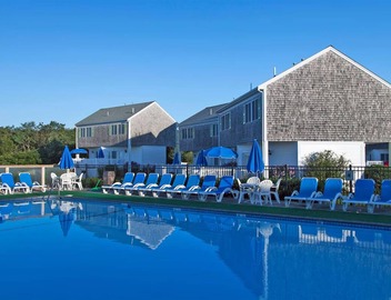 1 Bedroom 1.5 Bath Townhouse, Green Harbor Resort, Canoe Rentals, Sun Umbrellas 3