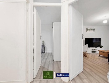 1 Bedroom Apartment By Arhouse Apartments Short Lets & Serviced Accommodation Highbury With Free WiFi 4